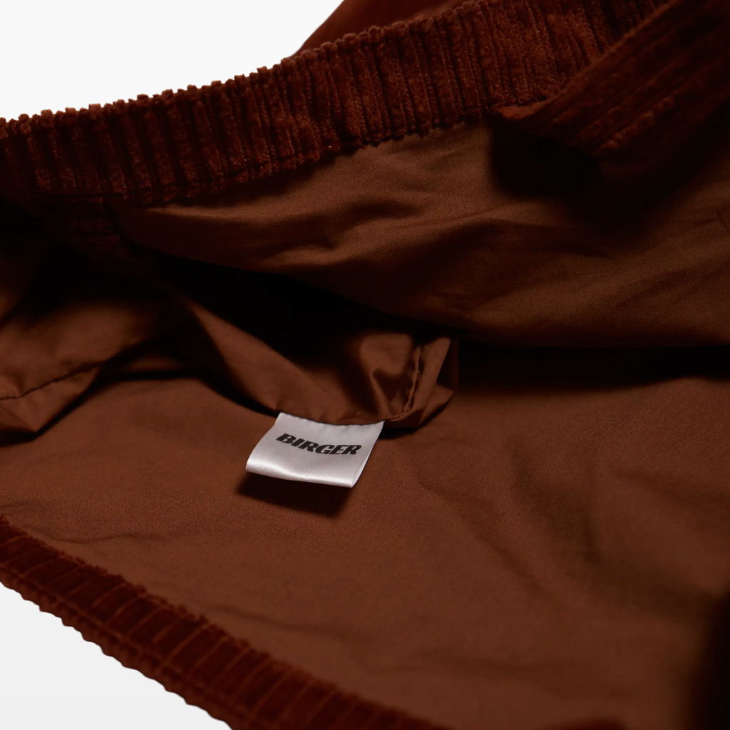 Close-up of the BIRGER brand label